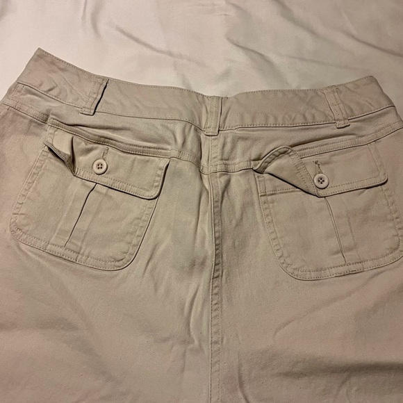 Karen Scott khaki shorts - Picture 2 of 2
